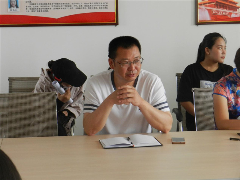 信息工程系举行2018届毕业生“毕业一课，共勉一生”座谈会